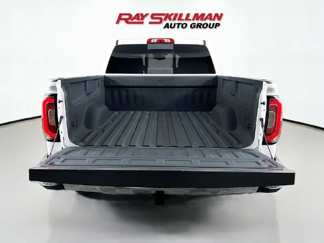 Used 2018 White GMC SLT image 25