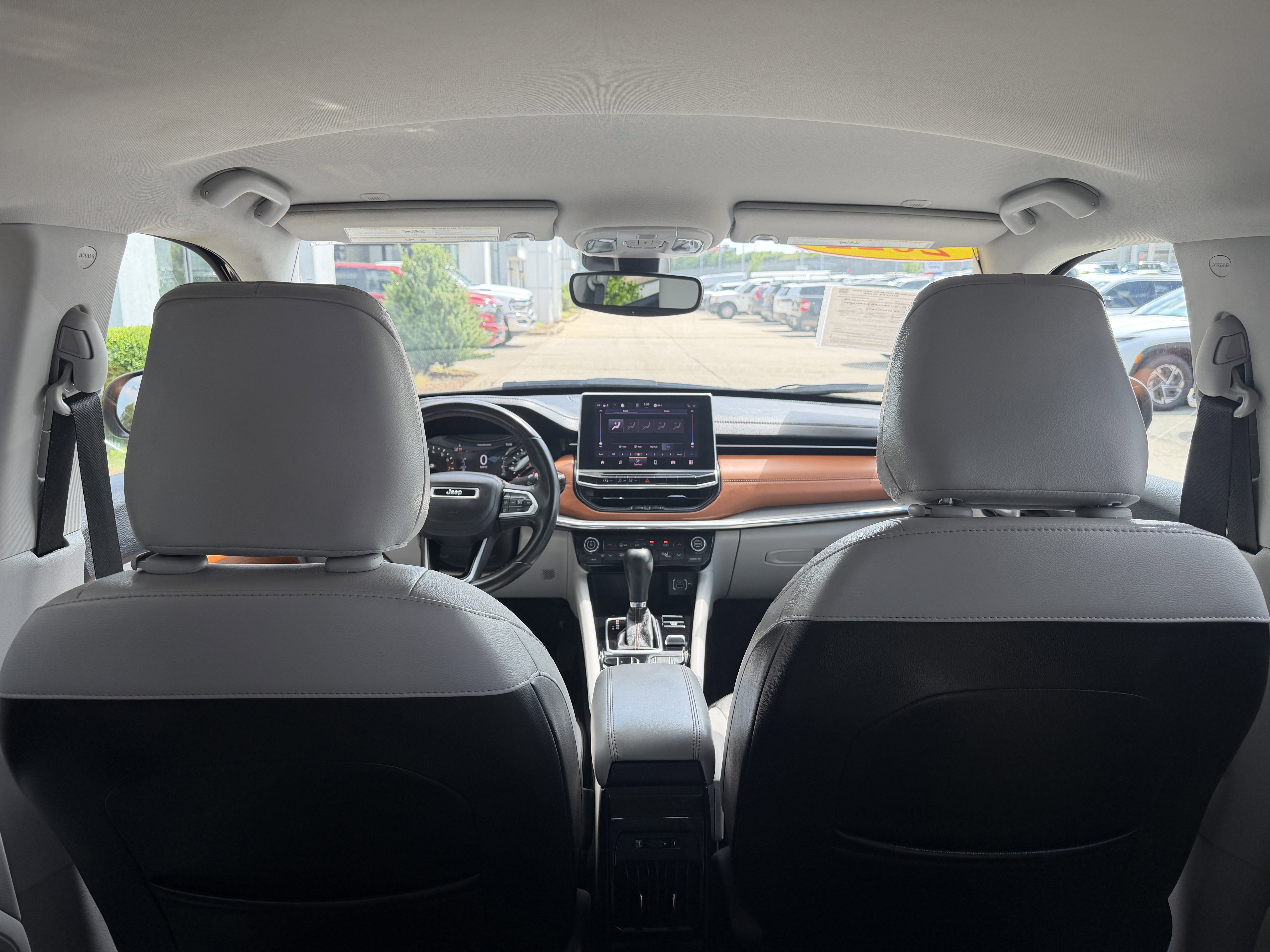 Used 2022 Diamond Black Crystal Pearlcoat Jeep Limited image 13