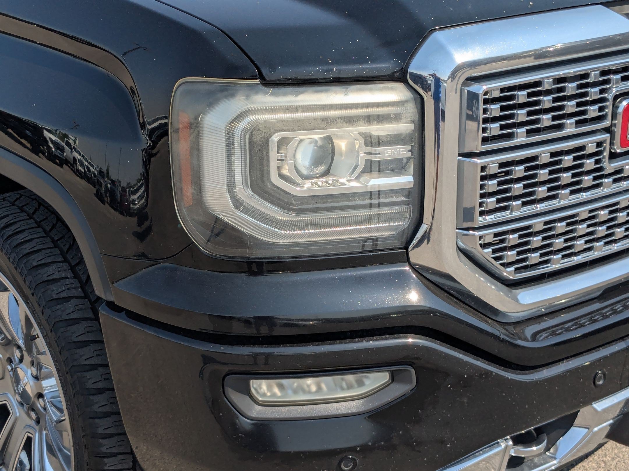 Used 2017 ONYX BLACK GMC Denali image 10