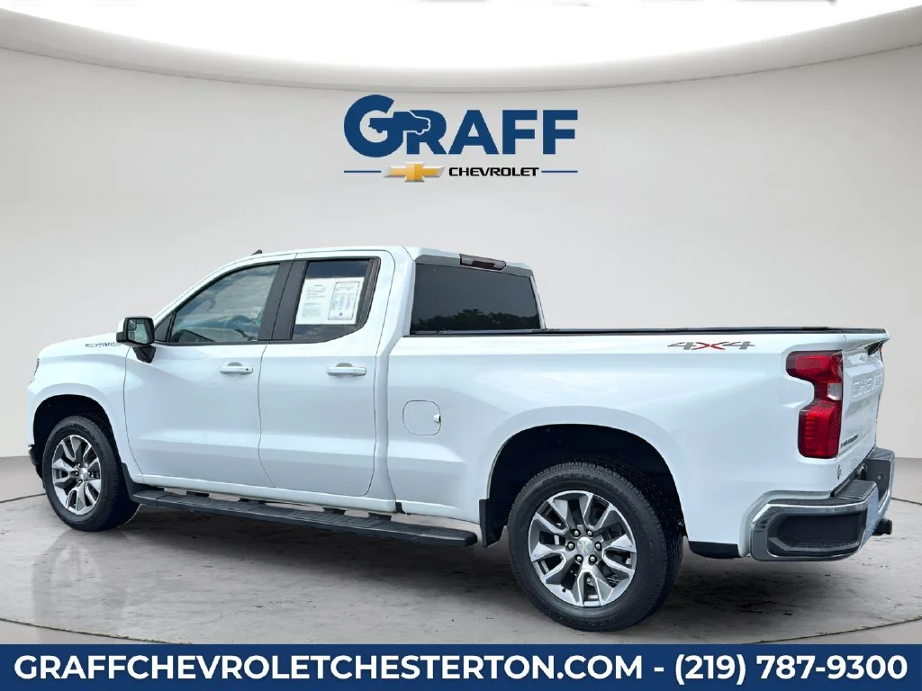 Used 2020 SUMMIT WHITE Chevrolet LT image 4