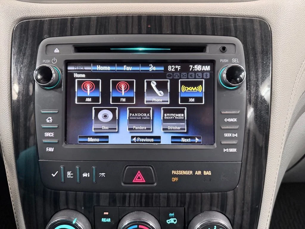 Used 2014 Silver Chevrolet LT image 16