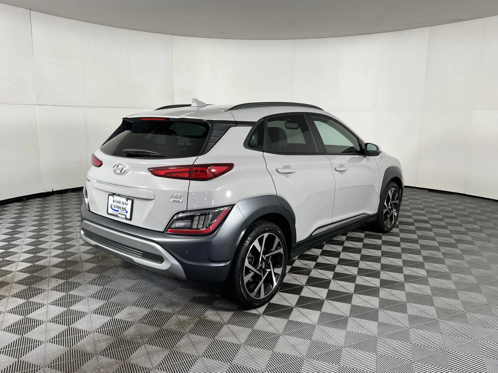 Used 2023 Cyber Silver Hyundai Limited image 10