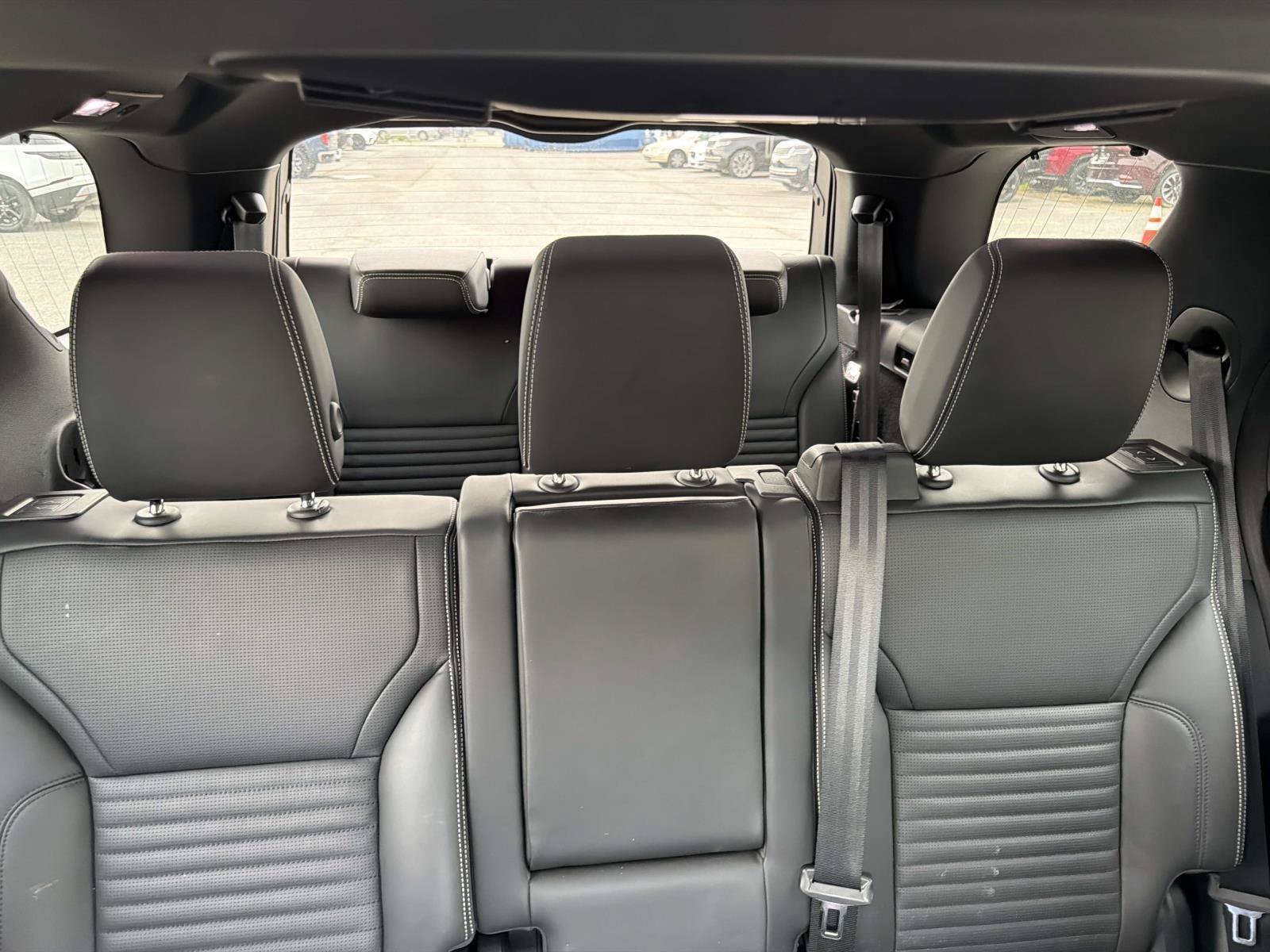 Certified Used 2025 Gray Land Rover Dynamic SE image 9