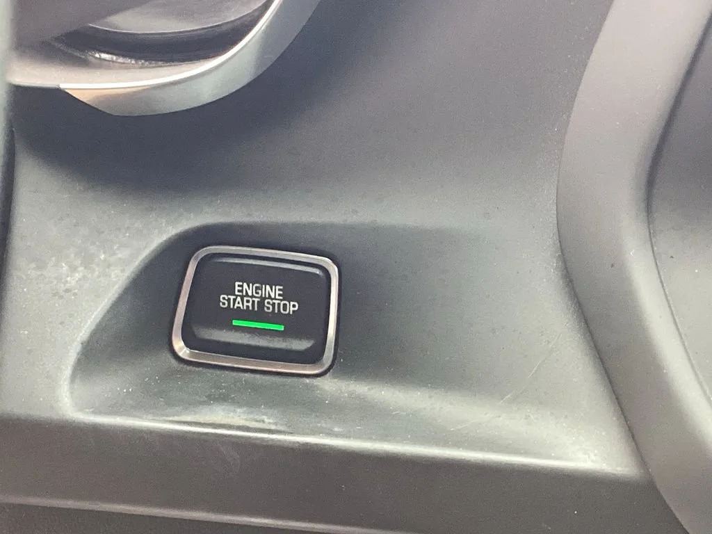 Used 2018 BLACK Chevrolet 1LT image 27