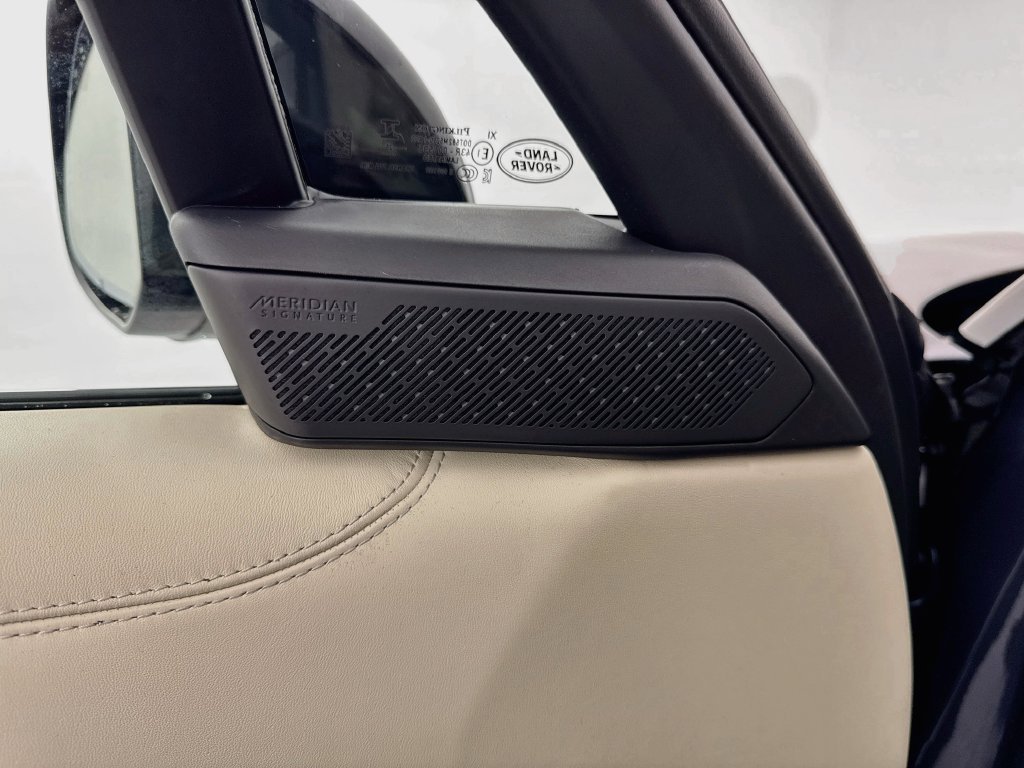 New 2027 Varesine Blue Land Rover Autobiography image 19