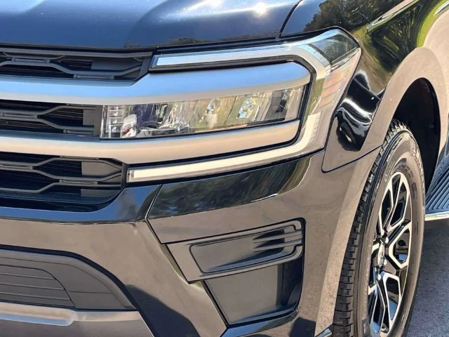 Used 2023 Black Metallic Ford XLT image 9
