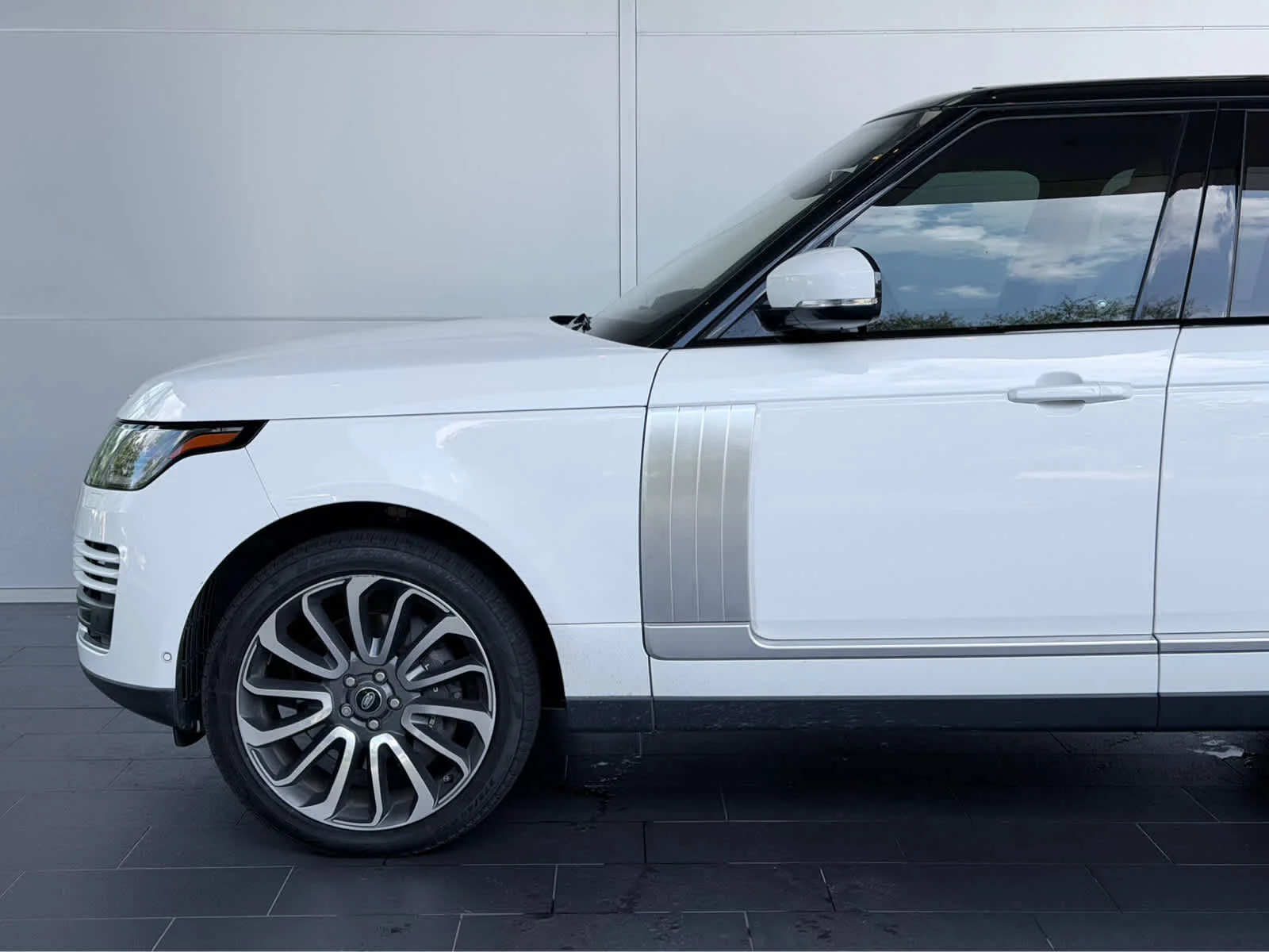 Used 2021  Land Rover Westminster image 7