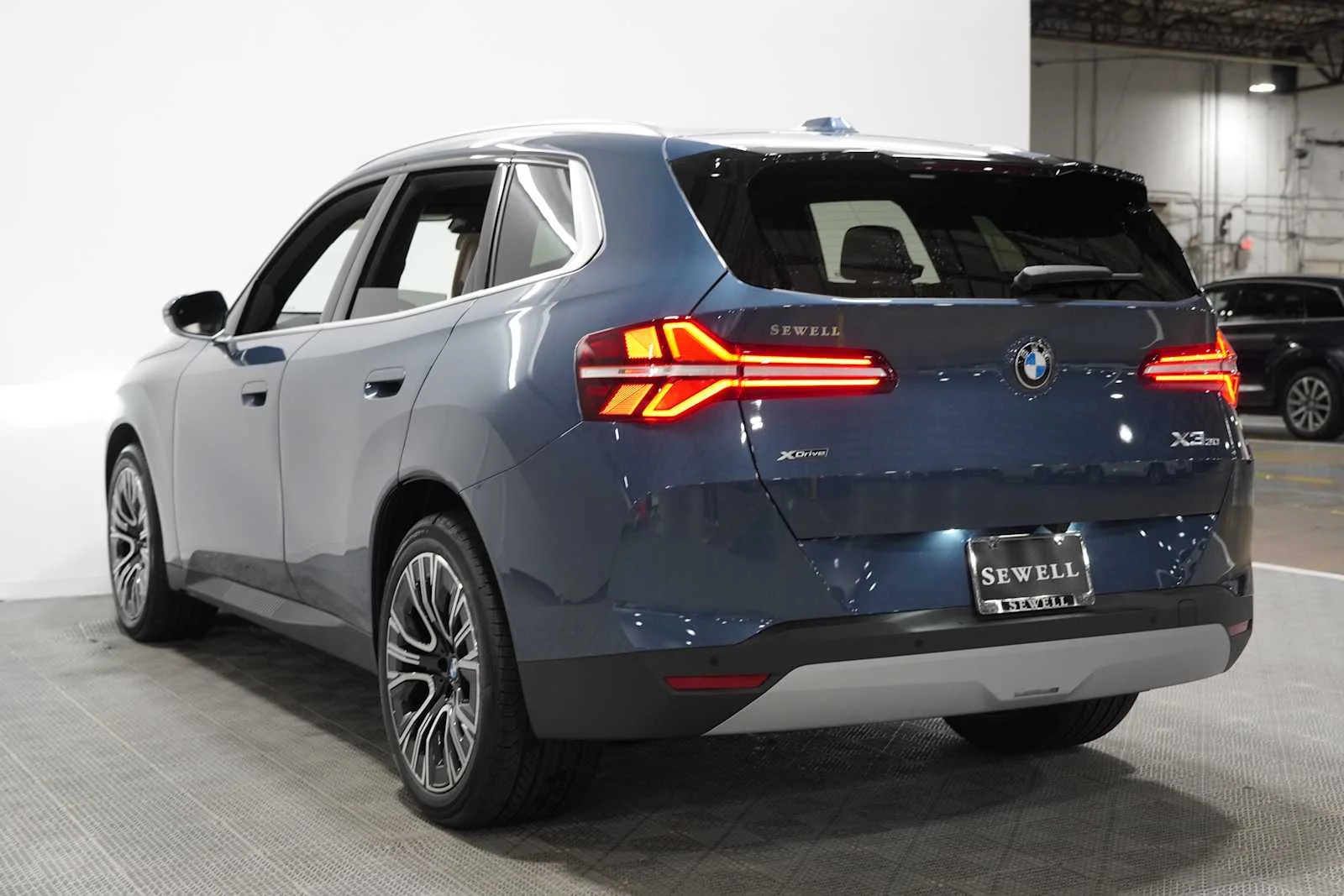 New 2026 Arctic Race Blue metallic BMW 30 xDrive image 2