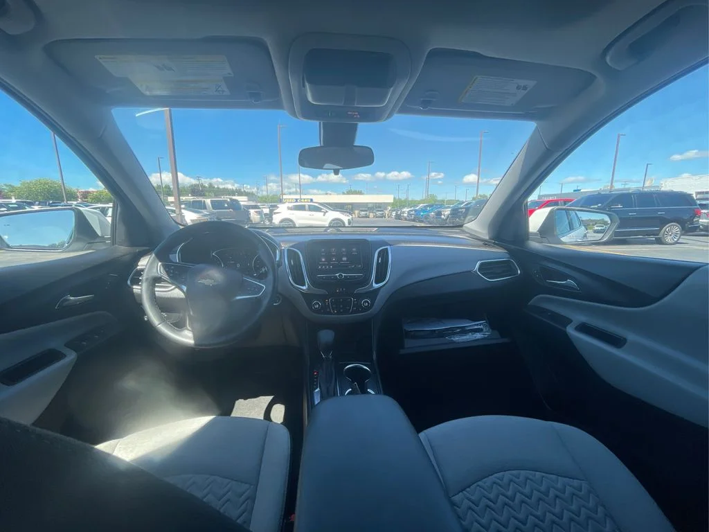 Used 2024 Summit White Chevrolet LT image 26