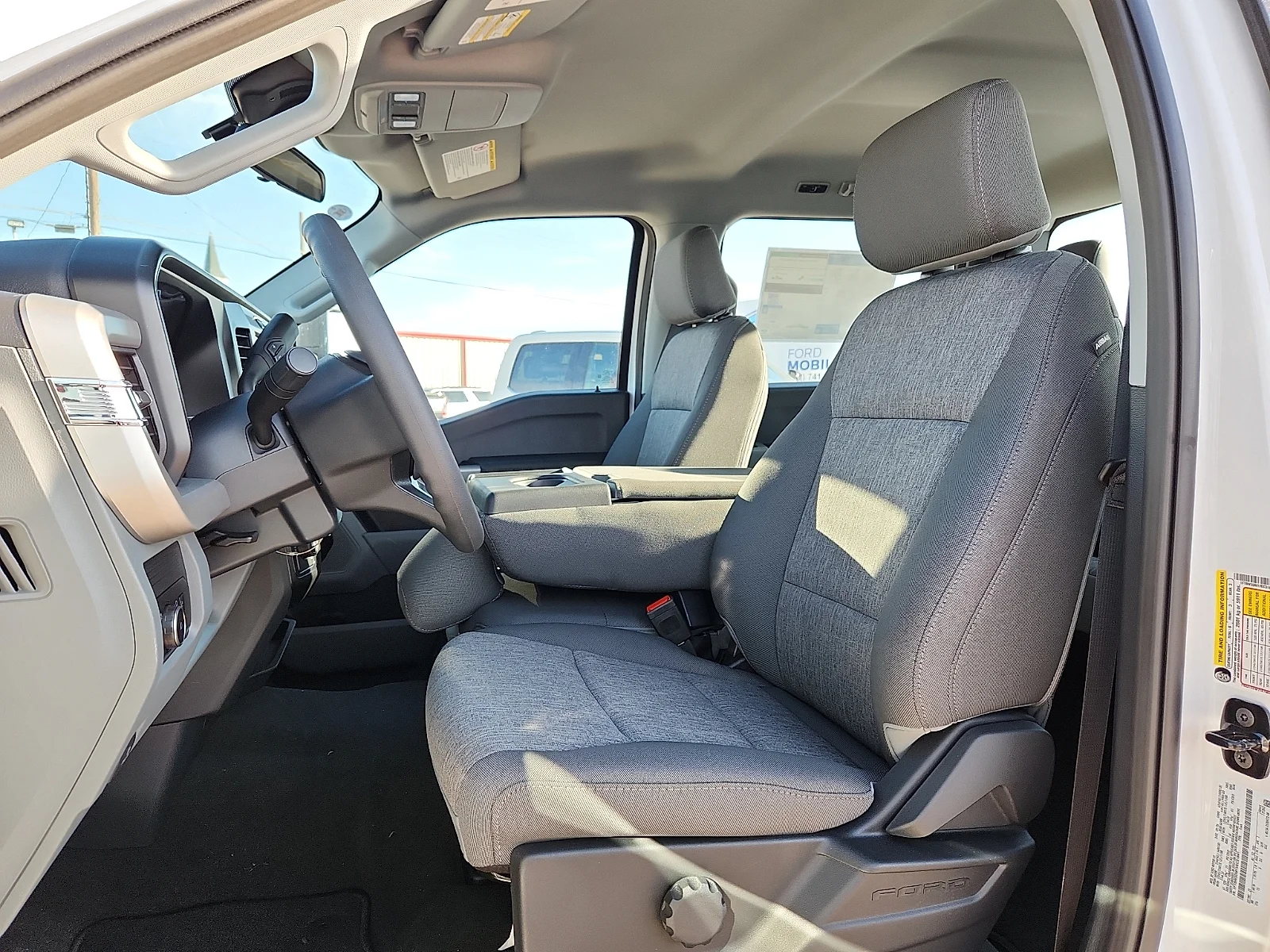 New 2027 Oxford White Ford XL image 17
