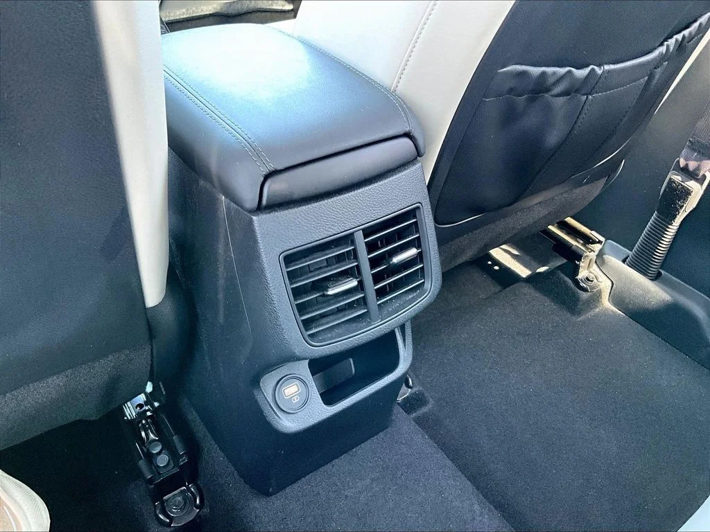 Used 2021 Black Kia EX image 10