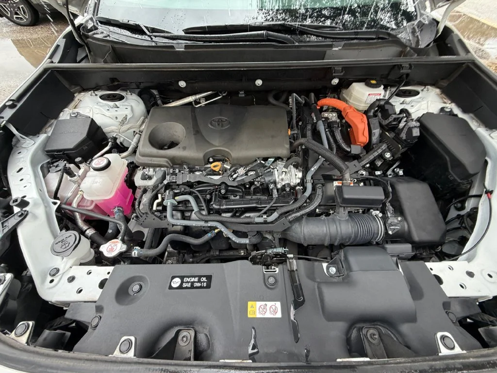 Used 2025 White Toyota XLE image 20