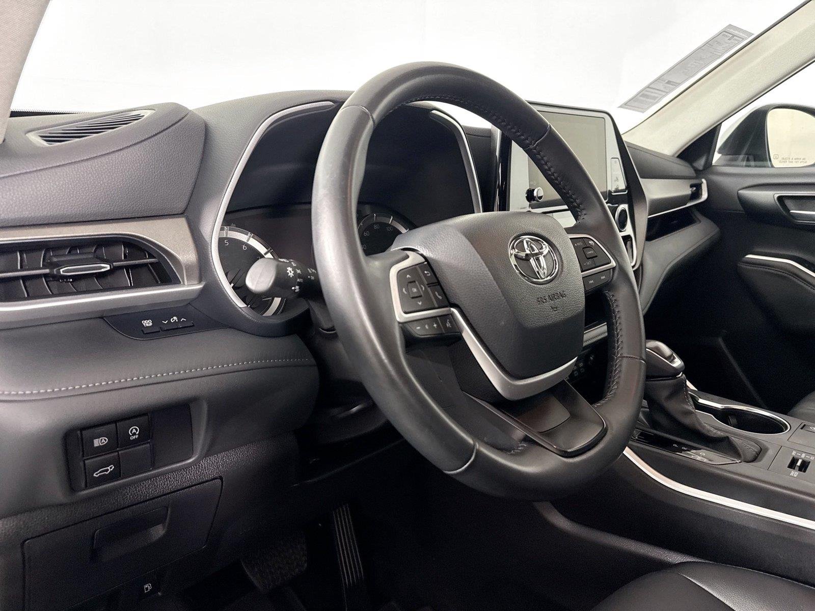 Certified Used 2025 Celestial Silver Metallic Toyota XLE image 4