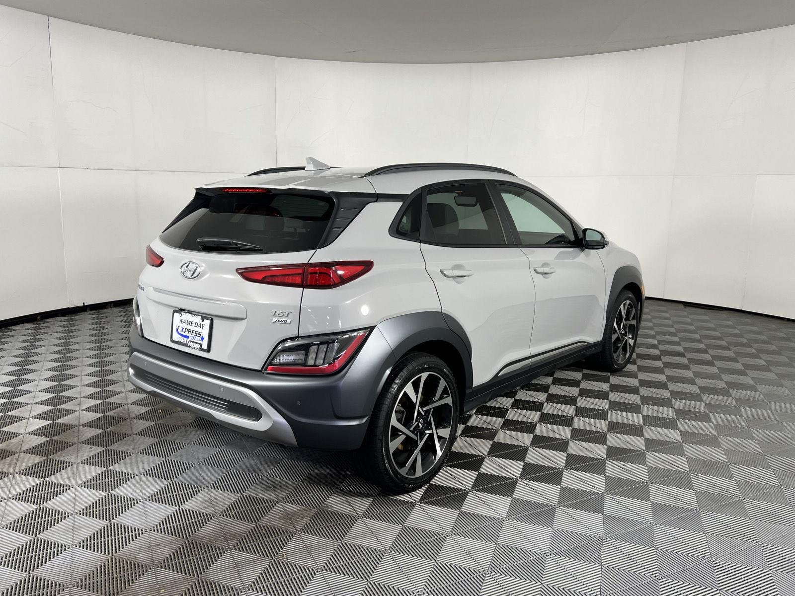 Used 2023 Cyber Silver Hyundai Limited image 10
