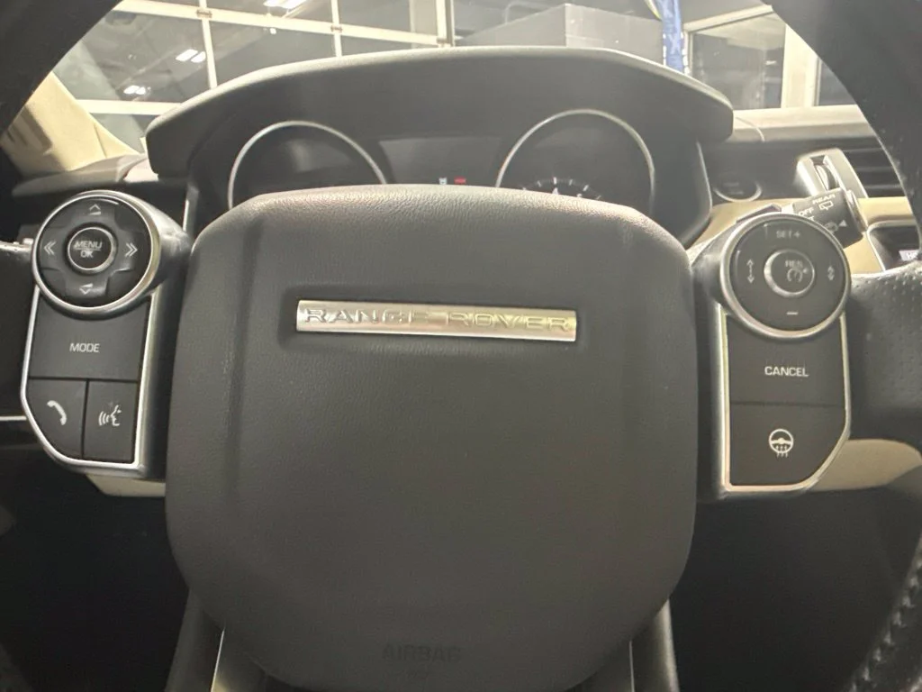 Used 2017 Blue Land Rover 3.0L V6 Supercharged HSE image 29