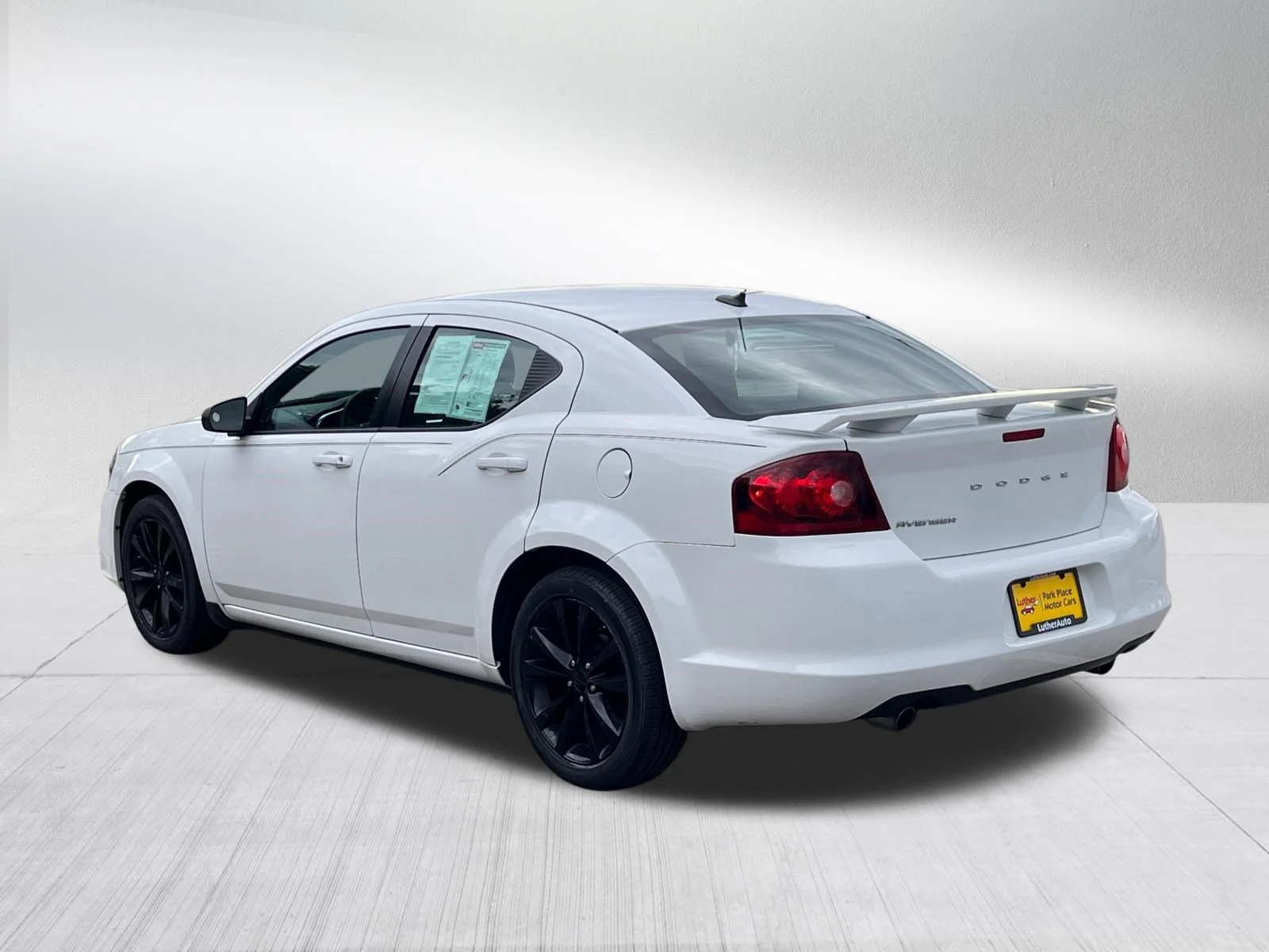 Used 2014 Bright White Clearcoat Dodge SE image 5