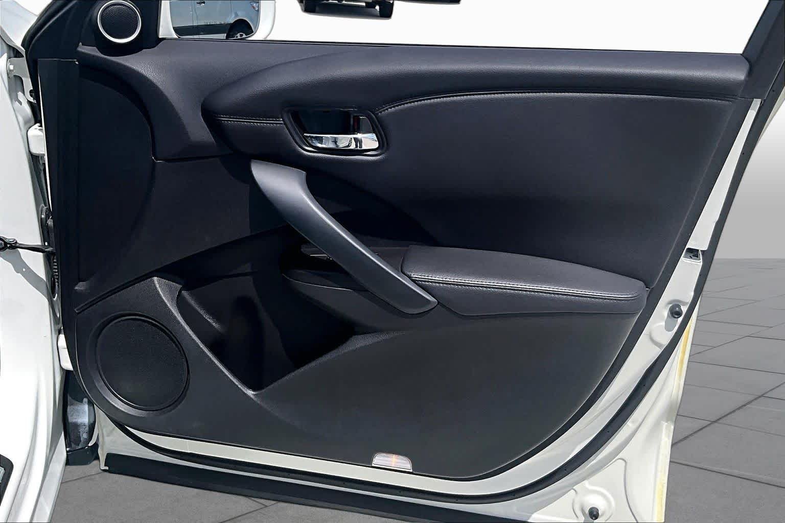 Used 2018 White Diamond Pearl Acura w/Advance Pkg image 25