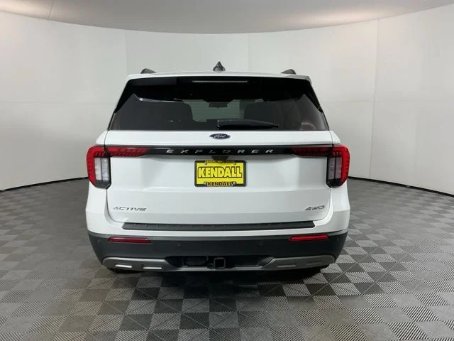 New 2026 Star White Metallic Tri-Coat Ford Active image 6