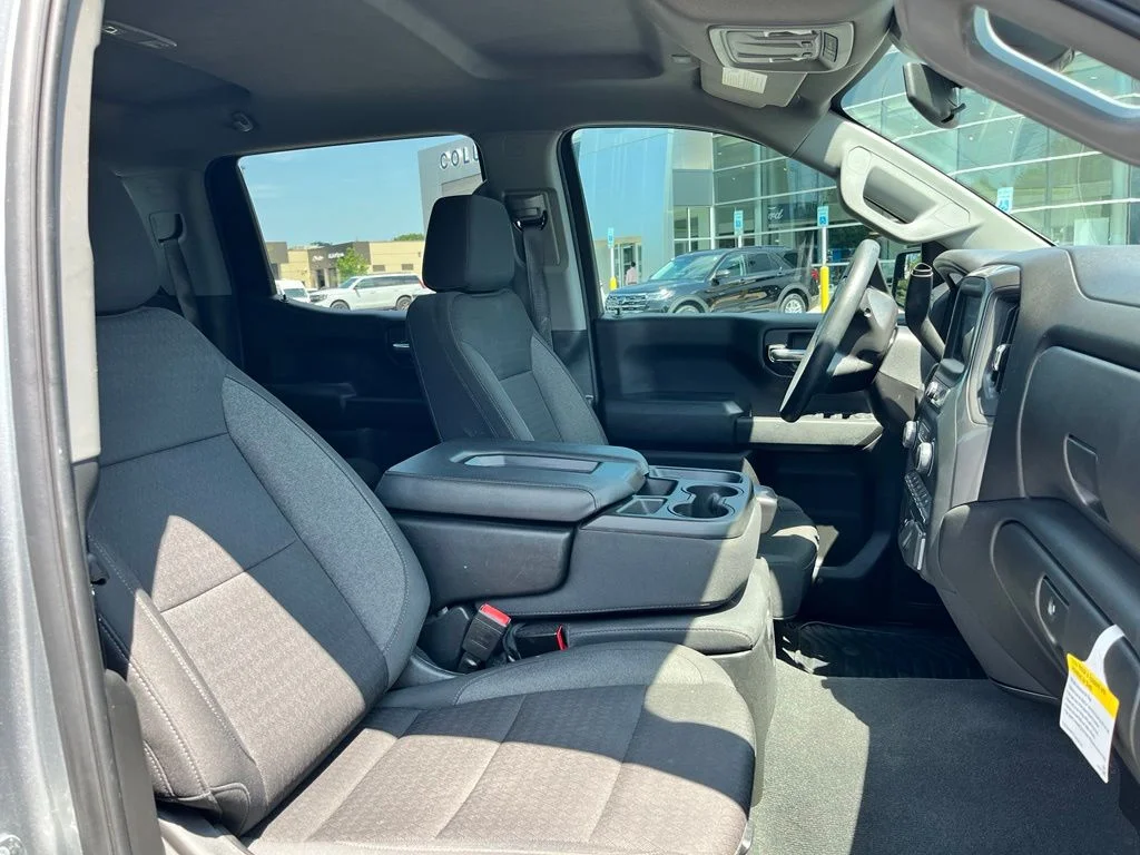 Used 2025 Gray Chevrolet Custom image 7