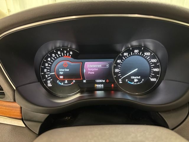 Used 2016 White Lincoln Reserve image 17