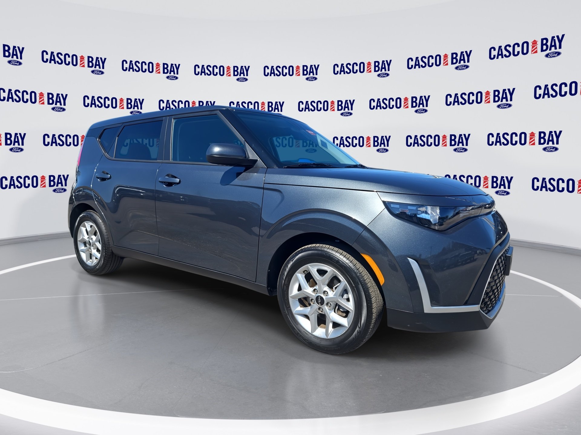 Gray 2025 Kia Soul LX FWD SUV / Crossover Front-Wheel Drive Continuously Variable Transmission
