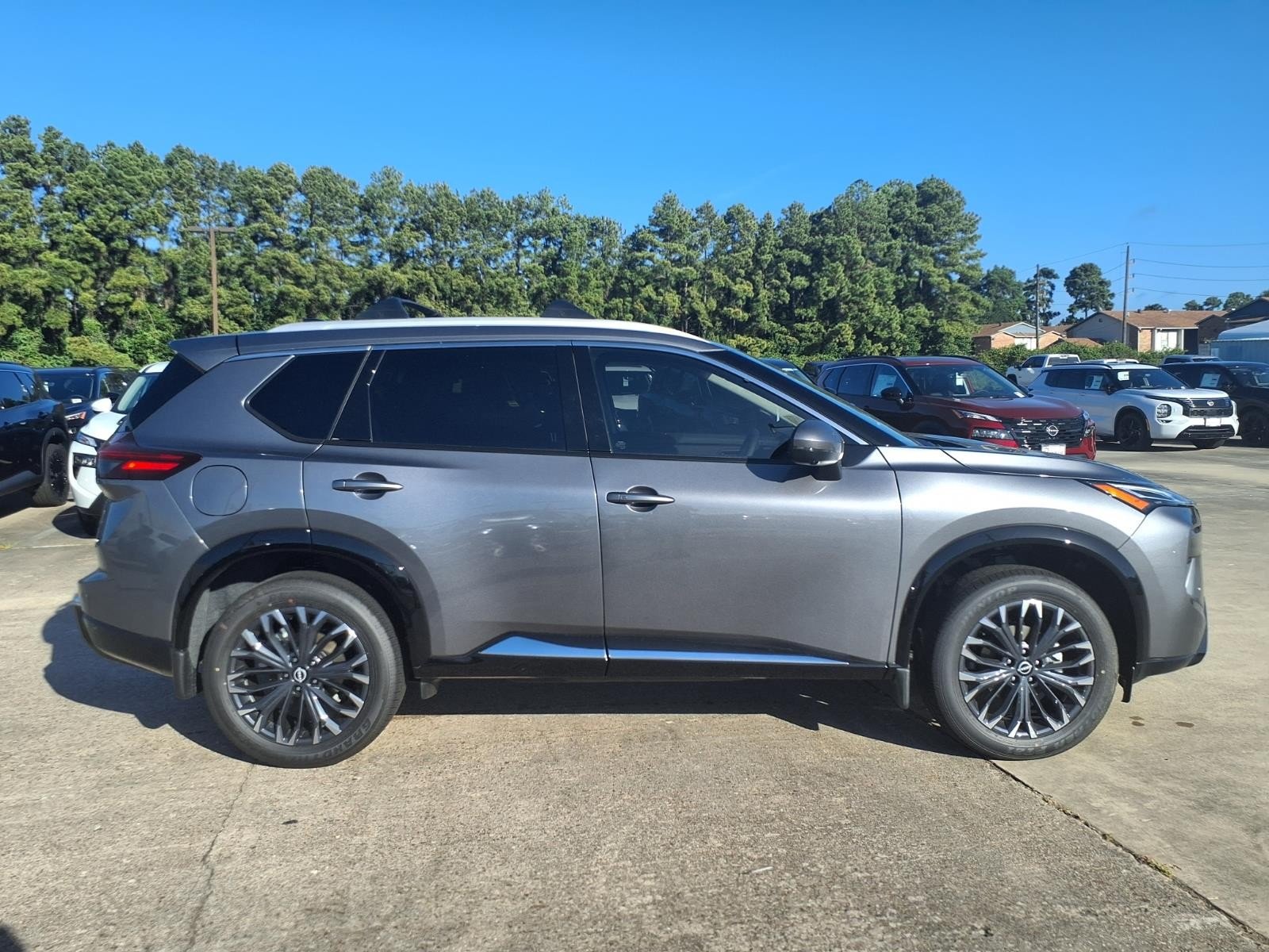 2026 Nissan Rogue photo 5 of 25