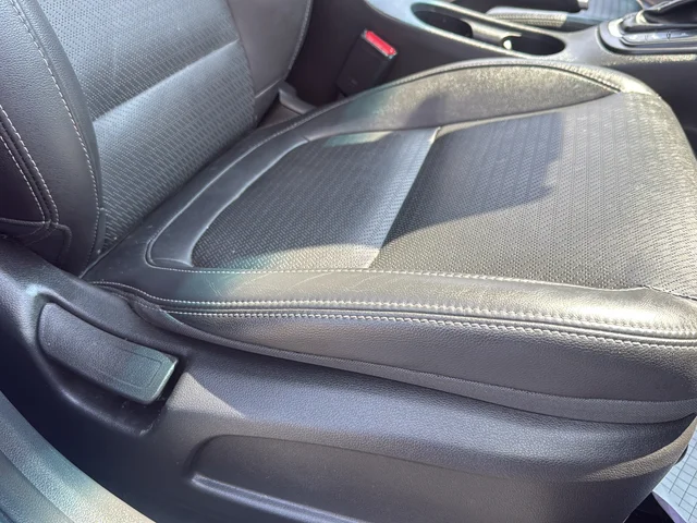 Used 2019 Blue Hyundai Ultimate image 18
