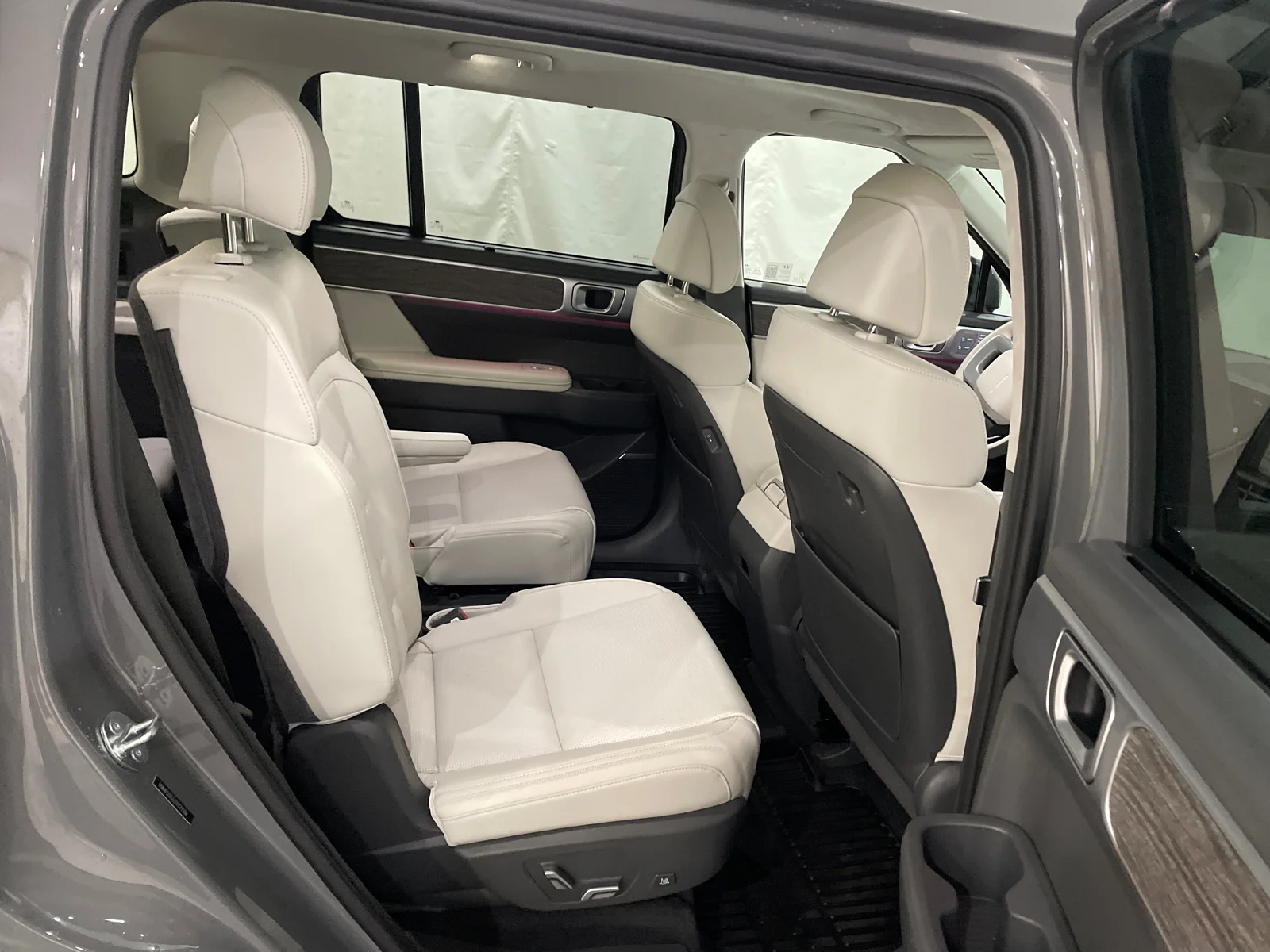 Used 2026 Hampton Gray Hyundai Calligraphy image 28