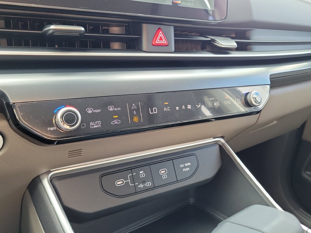 New 2026 Aurora Black Pearl Kia LXS image 32
