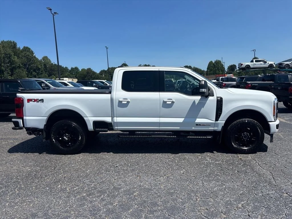 Used 2023 Oxford White Ford XLT image 9
