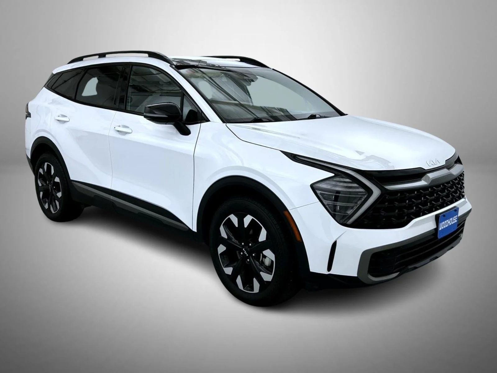 Used 2024 White Kia X-Line image 3