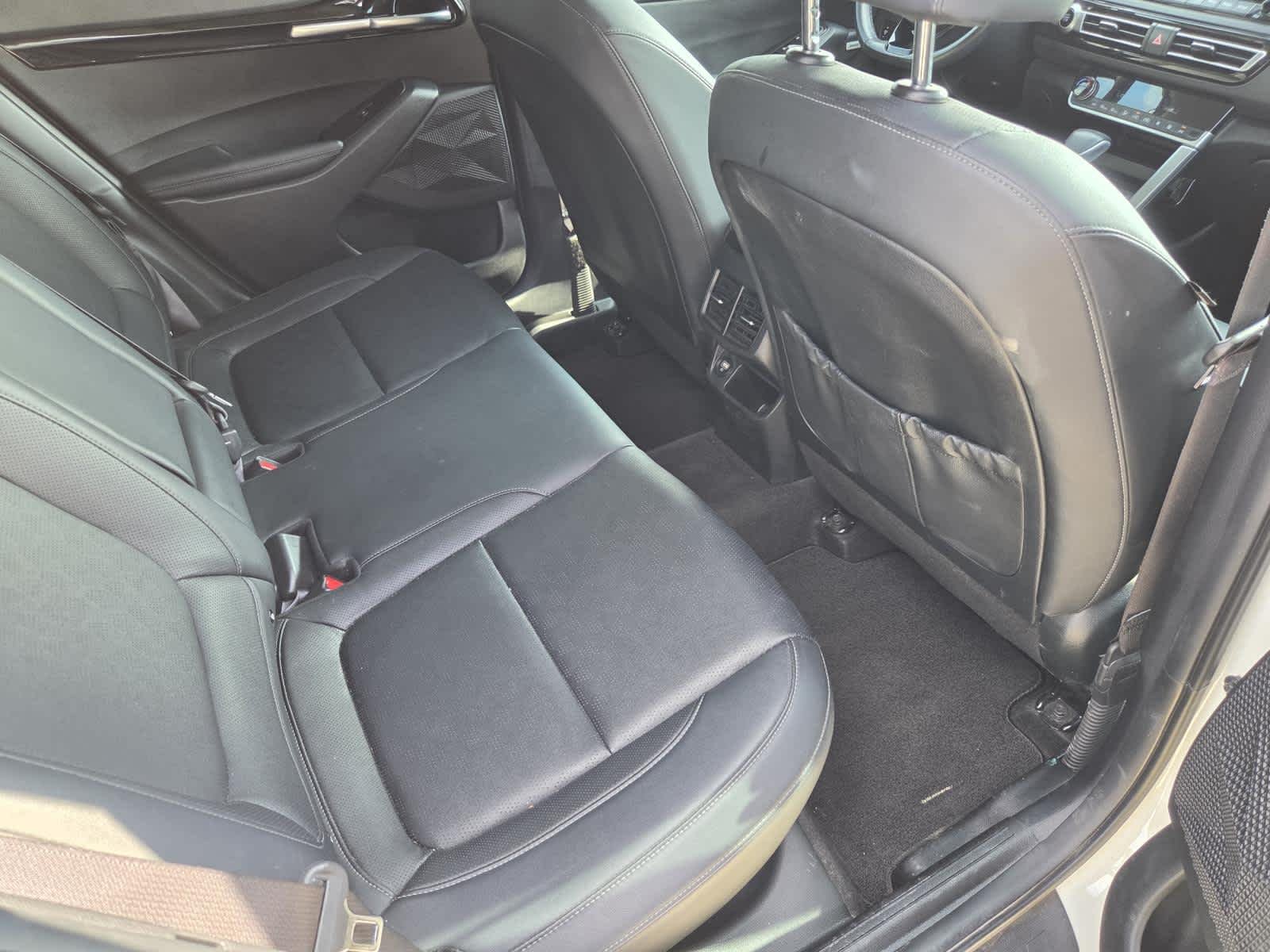 Used 2023 Snow White Pearl Kia SX image 11