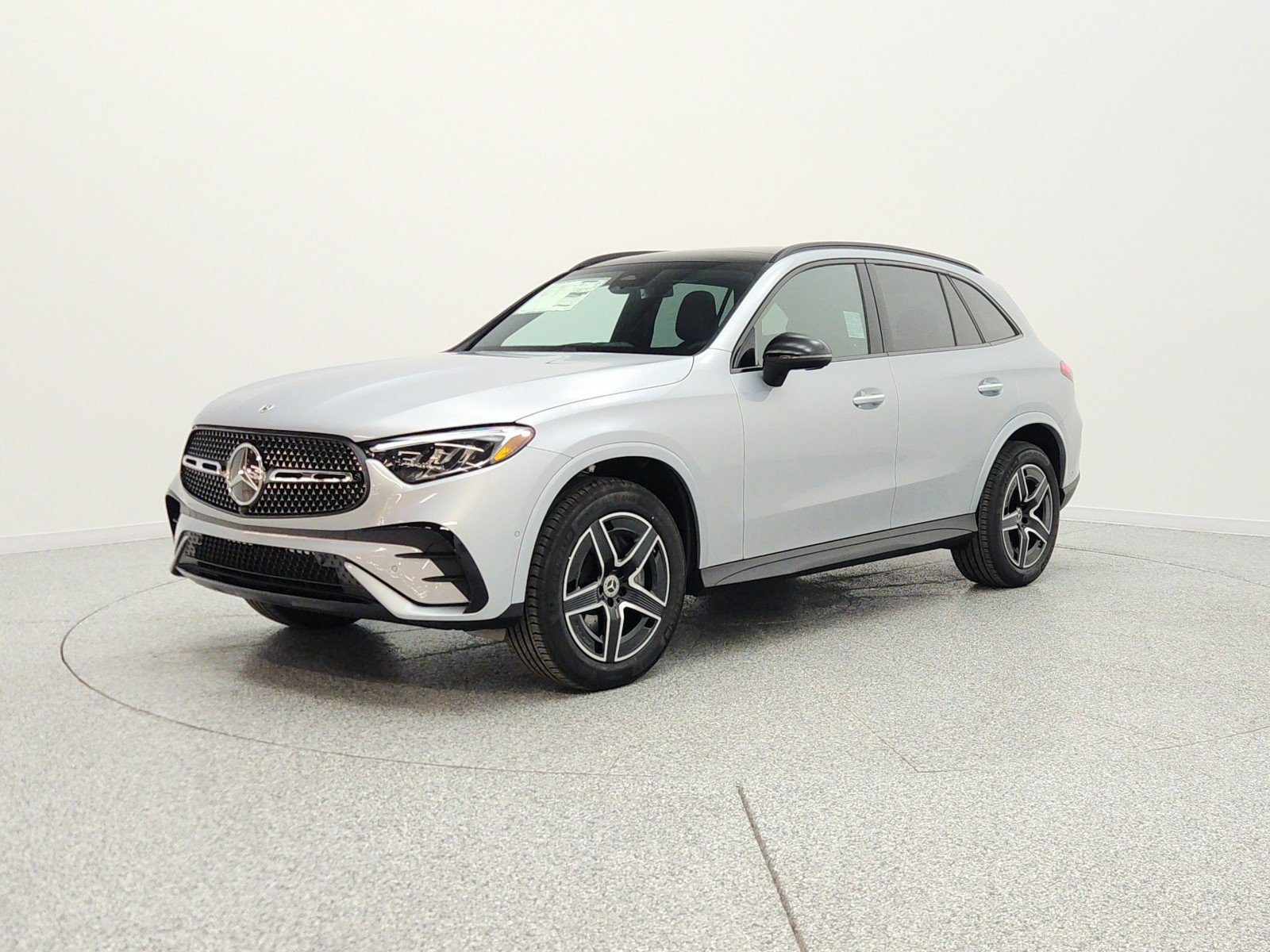 2026 Mercedes-Benz GLC GLC 300's photo