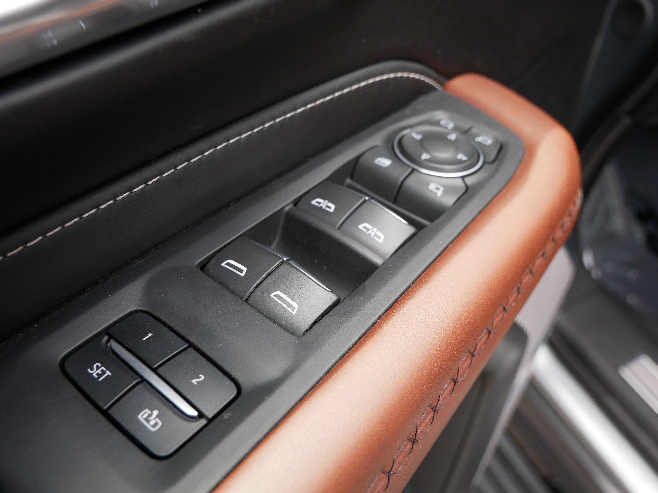 2024 GMC Yukon Denali Ultimate - Photo 20