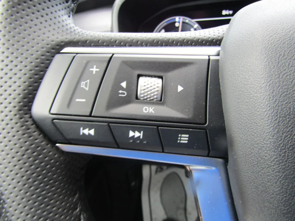 2025 Mitsubishi Outlander Plug-in Hybrid SE - Photo 18