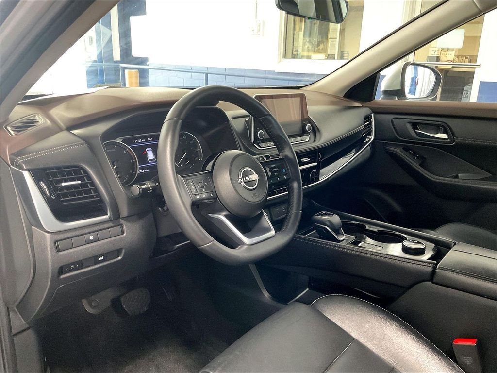 Certified Used 2023 Silver Nissan SL image 8