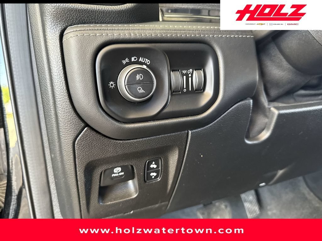 Used 2022  Ram Limited image 32