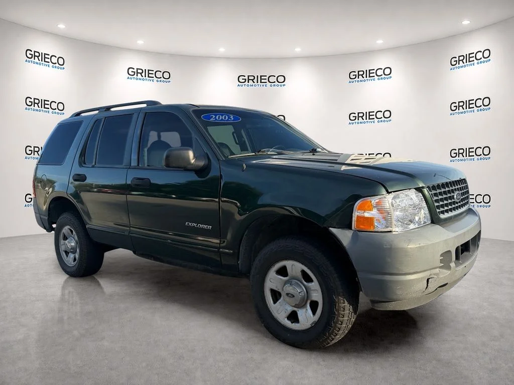 Used 2002  Ford XLS image 1