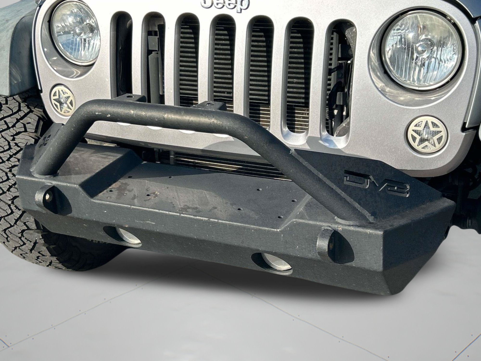 Used 2017 Billet Silver Metallic Clearcoat Jeep Sport image 31
