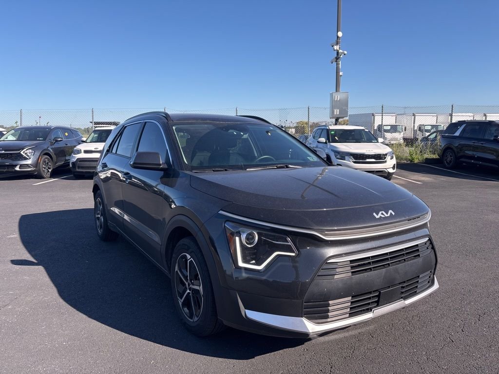 2023 Kia Niro EX HEV's photo
