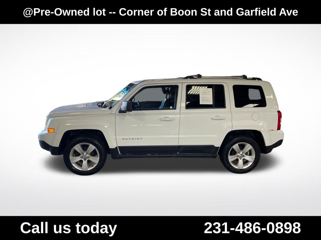 Used 2013 White Jeep Limited image 2