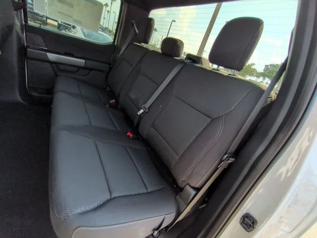 New 2026 Oxford White Ford XLT image 14