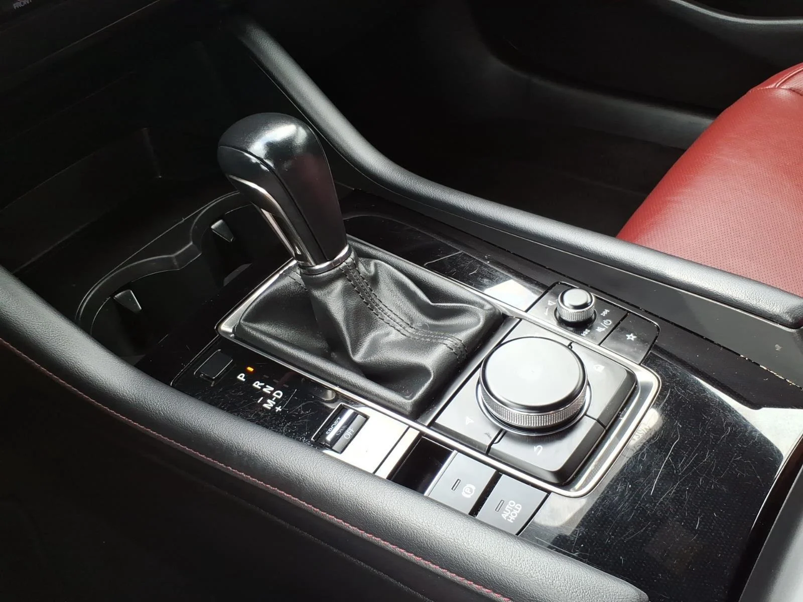 Used 2022 Polymetal Gray Metallic Mazda Carbon Edition image 18