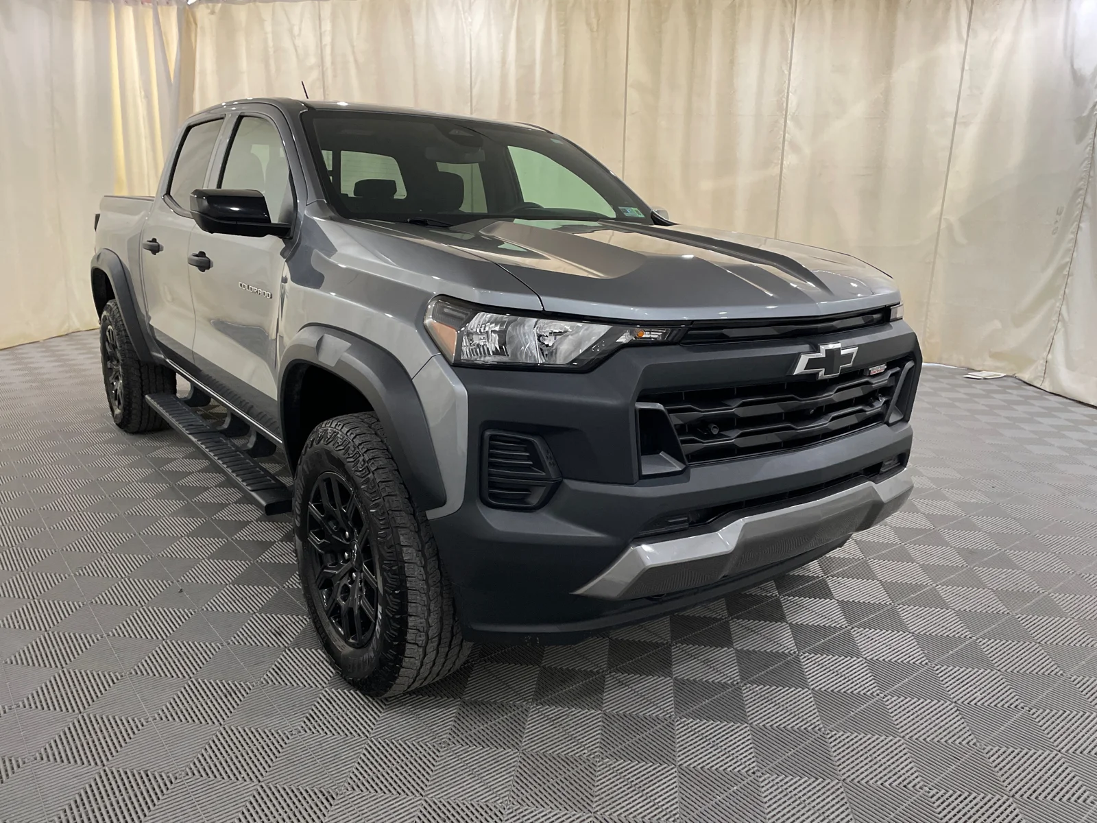Used 2023 Sterling Gray Metallic Chevrolet 4WD Trail Boss image 3