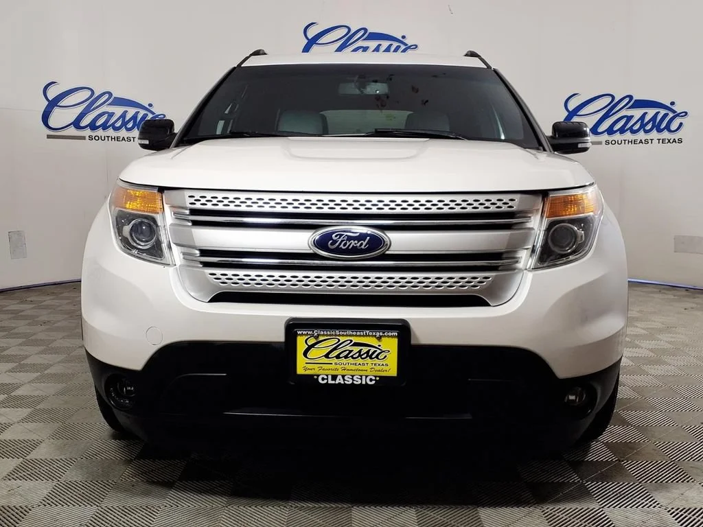Used 2015 White Platinum Ford XLT image 3