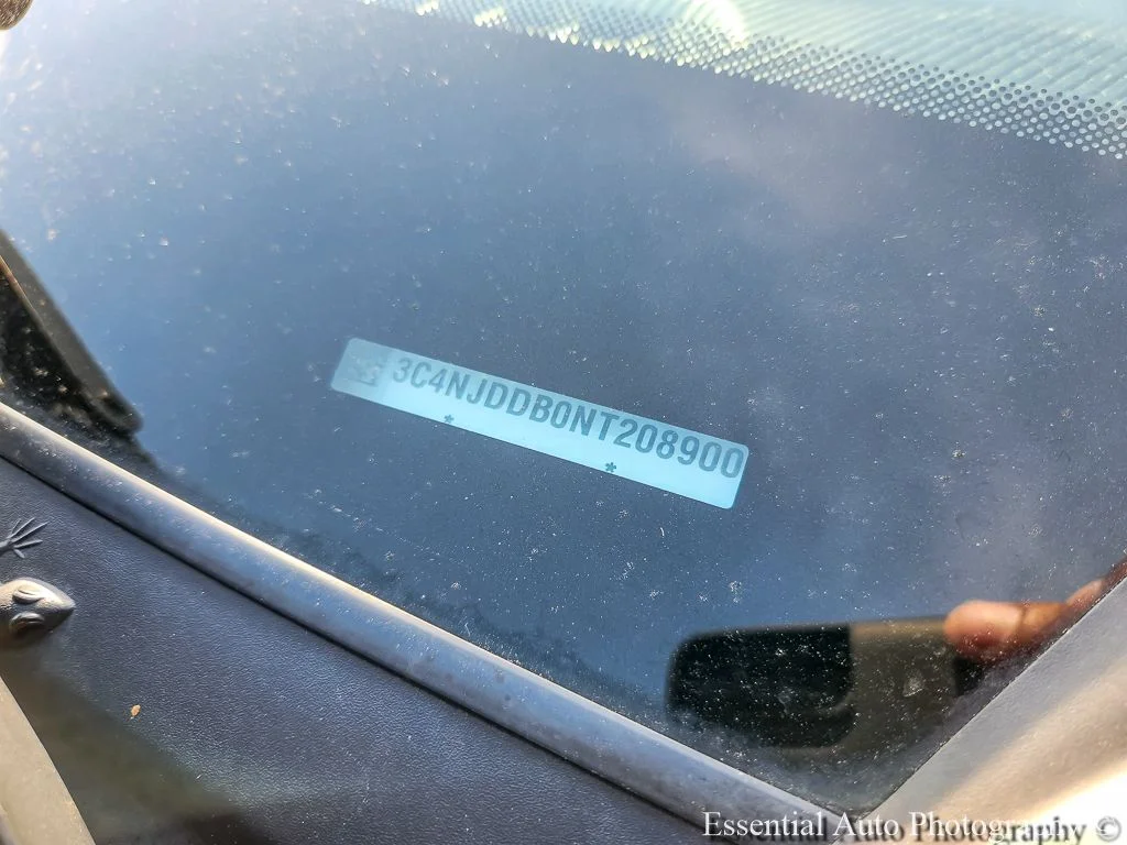Used 2022 Silver Jeep Trailhawk image 23