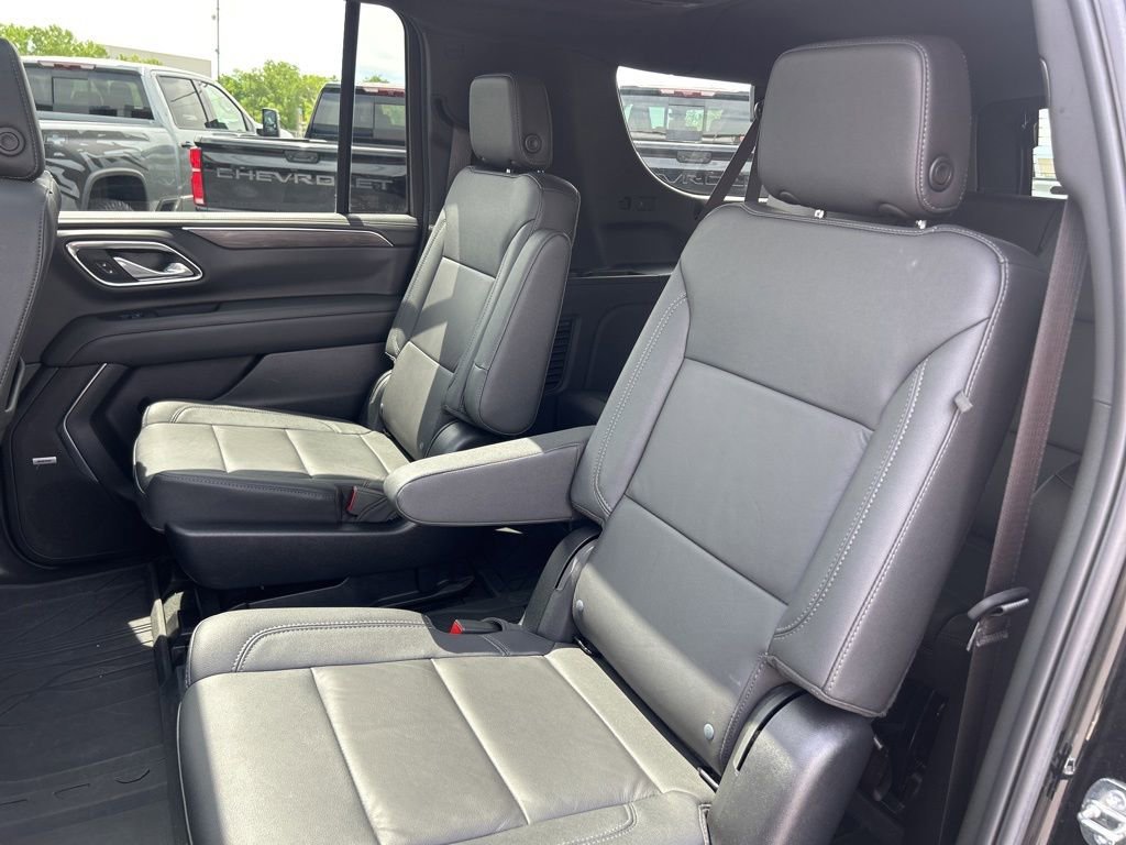 Used 2024 Black Chevrolet Z71 image 43
