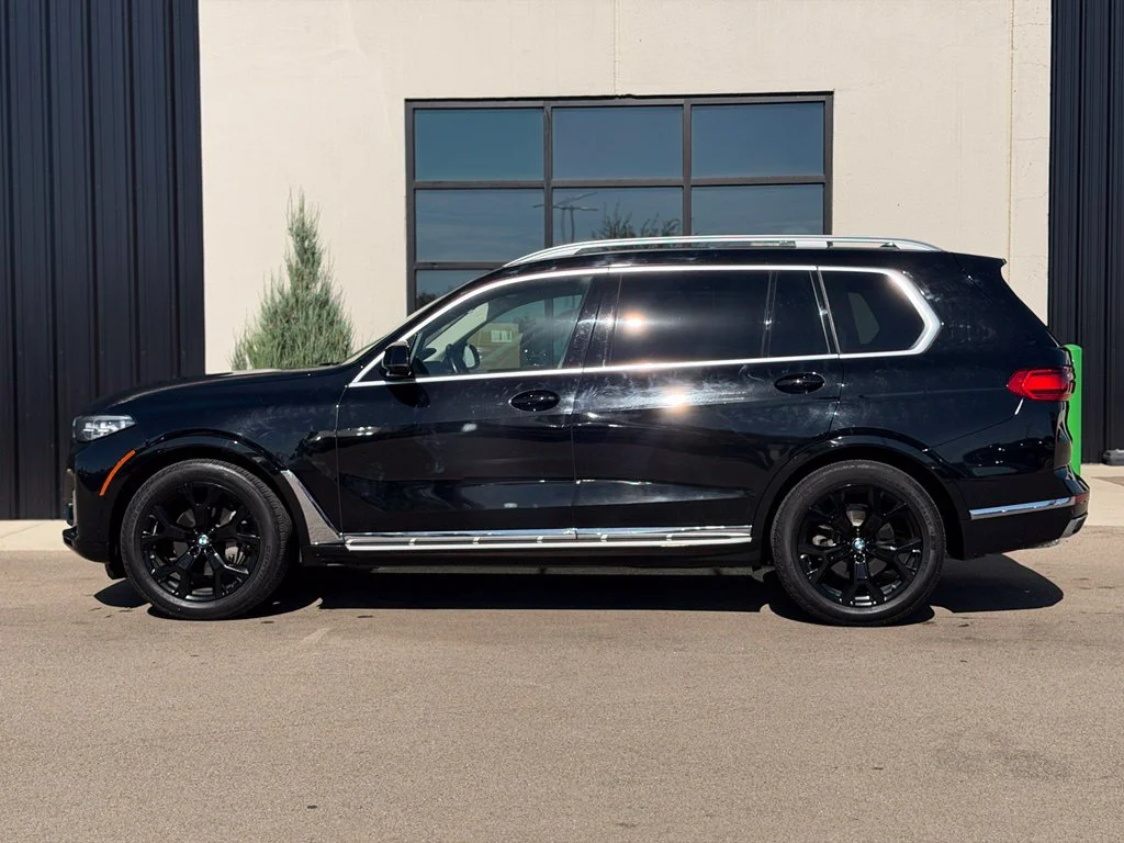 Used 2019 Black BMW xDrive40i image 2