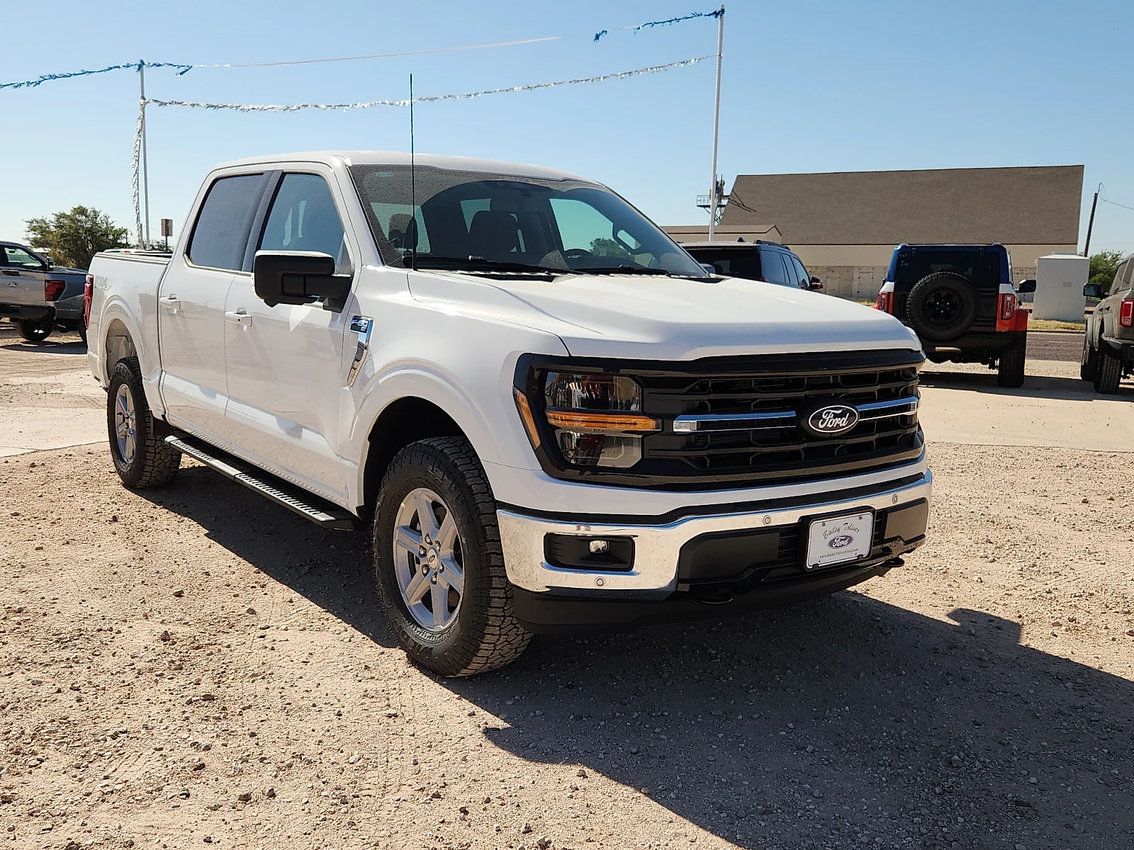 New 2026 Oxford White Ford XLT image 1