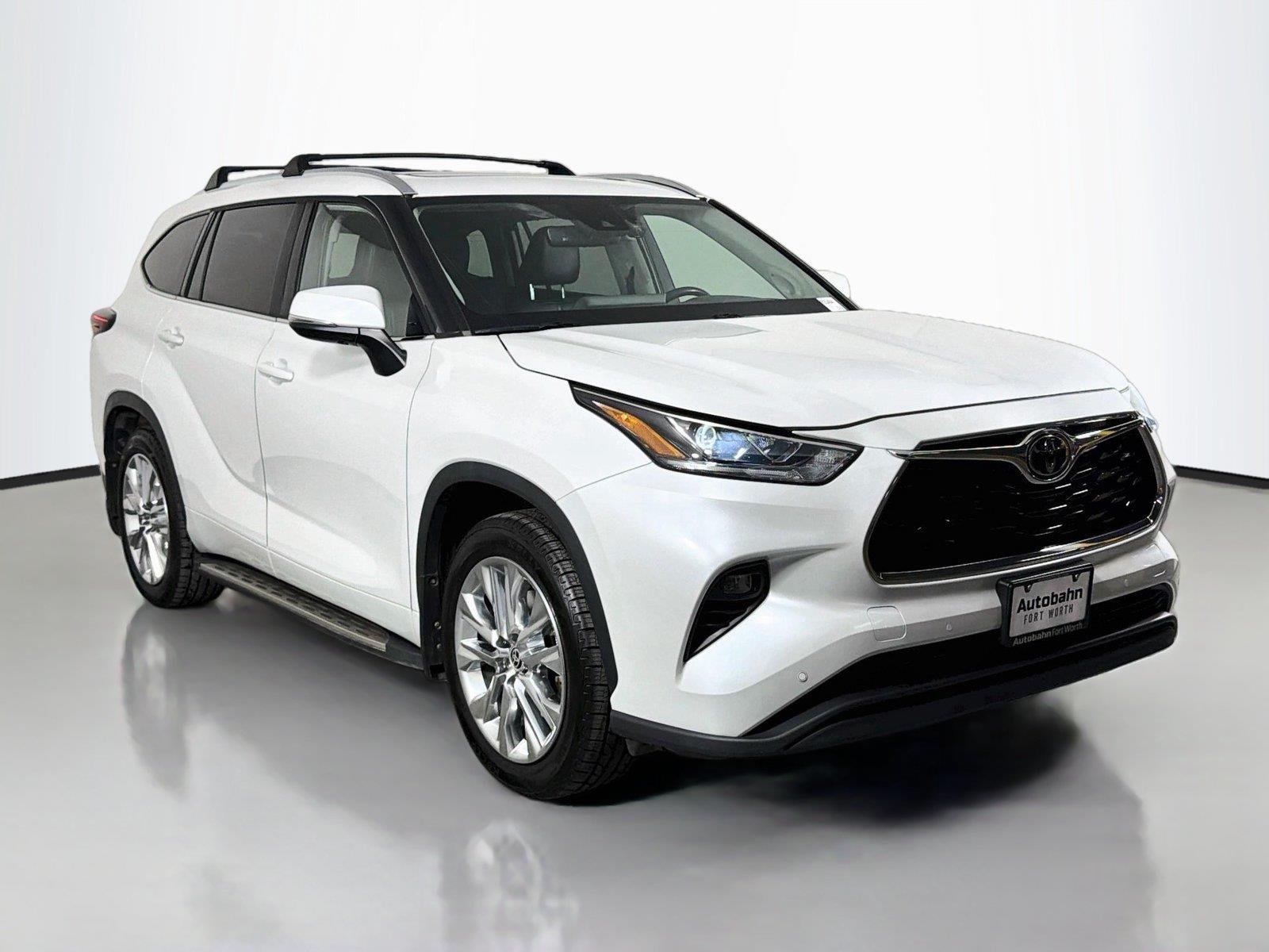 Used 2024 Wind Chill Pearl Toyota Limited image 3